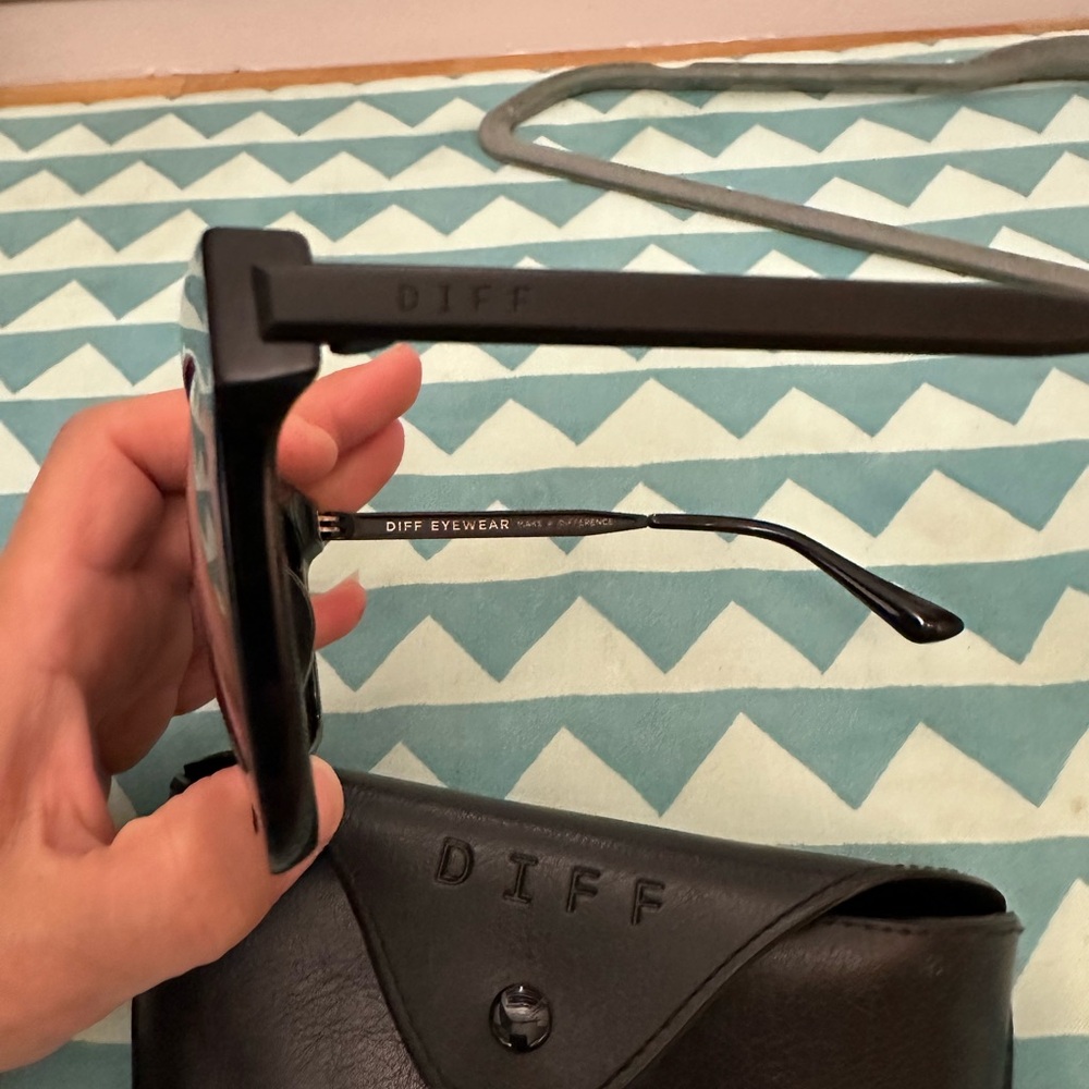 Diff Eyewear Black Sunglasses - Picture 3 of 15
